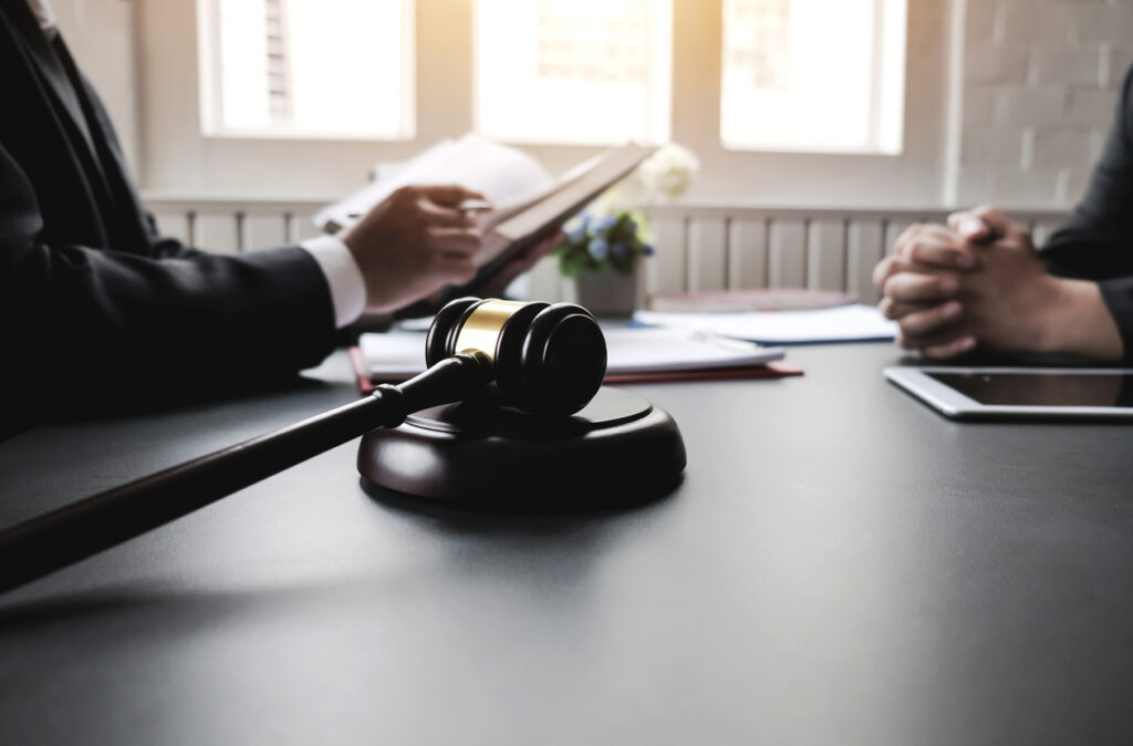 White Collar Crimes Lawyer provide legal advice